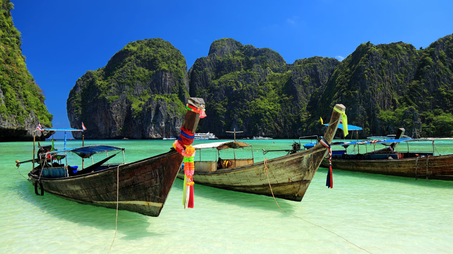 Long Tail Boat